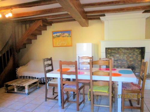 Maisons de vacances à 12 kms ANGOULEME,,,maison,,2ch,,, pour 6pers max,,internet,,calme,,parkingSSS gratuitSSS ! Le Bourg Sireuil