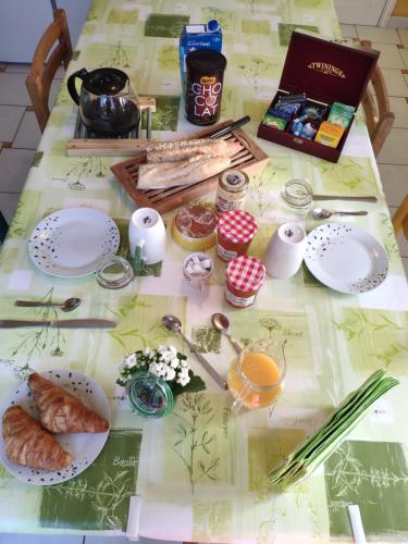Séjour chez l'habitant A 15 mn ouest Caen 28 rue des lilas Noyers-Bocage