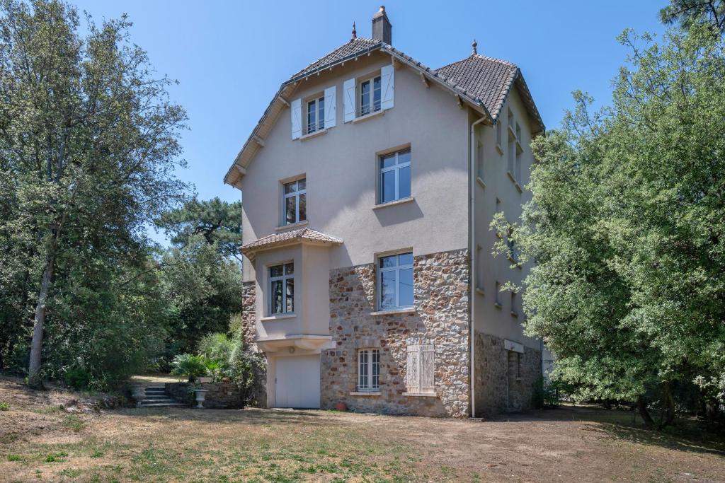 Maison de vacances A 300m de la plage, grande villa au coeur de l'Ocean de Saint Brevin Les Pins d'Alger, 13, 44250 Saint-Brévin-les-Pins