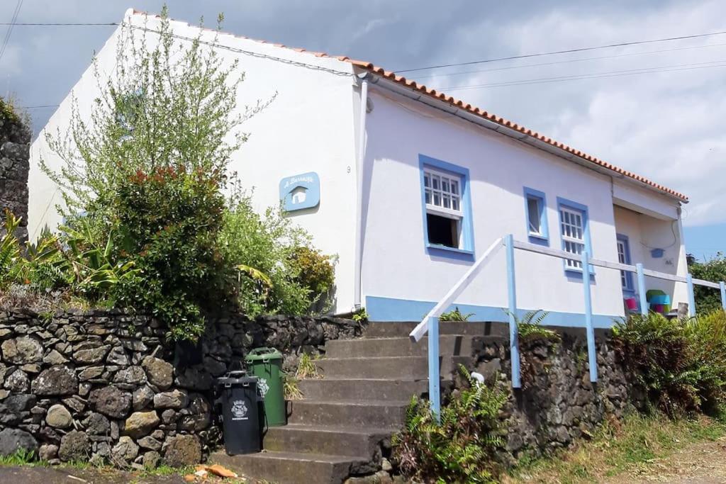 Maison de vacances A Barraka: your cozy house in Flores! 11 Rua Eirinha Velha, 9960-220 Lajes das Flores