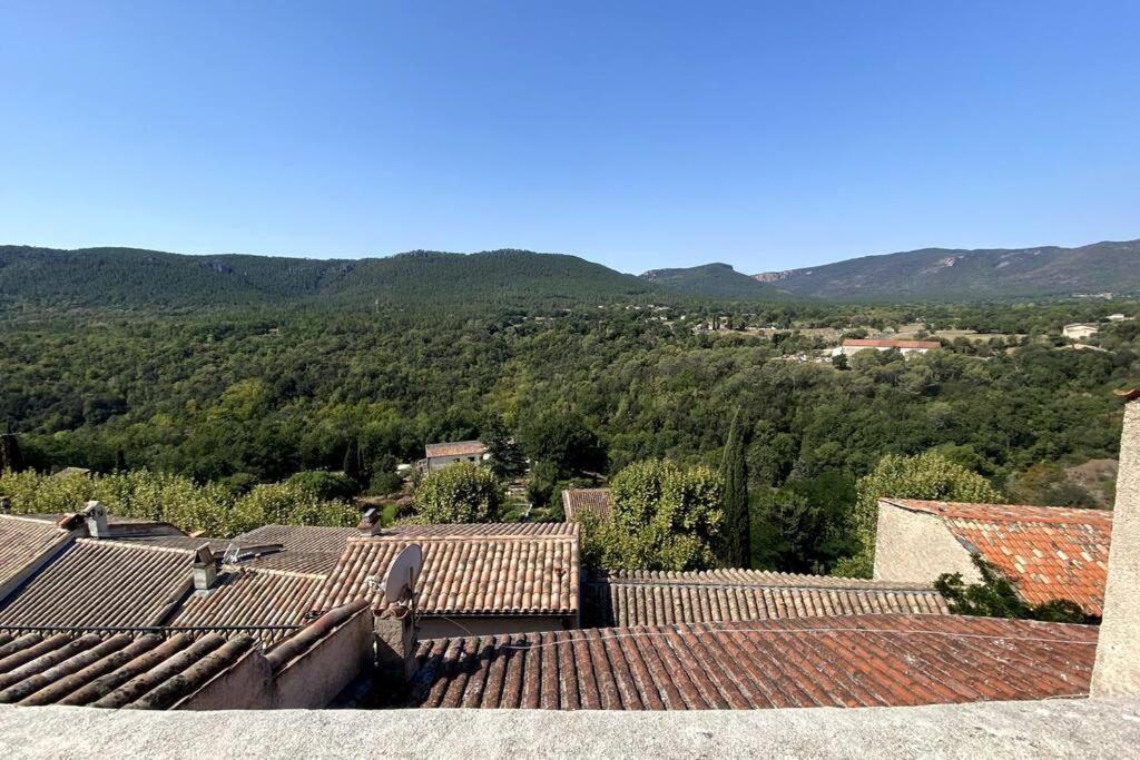 Appartement A beautiful townhouse in a charming village 8 Rue Abbé Bruno, 83600 Bagnols-en-Forêt