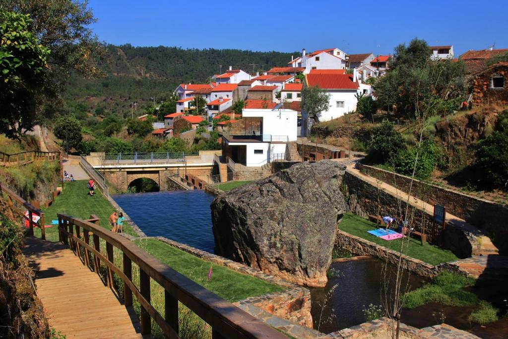 Maison de vacances A Casa da Lena Sobral Fernando, 6150-736 Foz do Cobrão