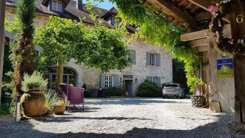 A l'Ombre du Château Nans-sous-Sainte-Anne france