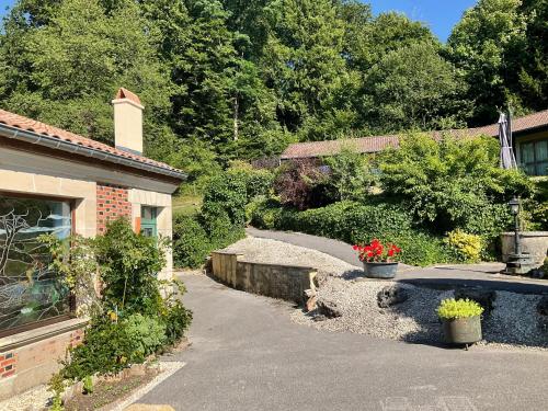 B&B / Chambre d'hôtes A l oree du bois Hameau de Courupt Futeau