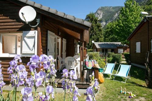 Camping A La Rencontre Du Soleil - Camping Route de l'Alpe-d'Huez Le Bourg-dʼOisans