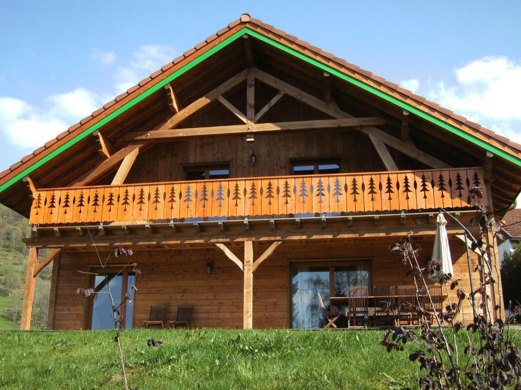 Chalet A large and magnificent wooden chalet with a sauna , 88310 Ventron