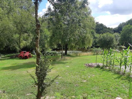 A new lakeside retreat for those who love nature Renac france