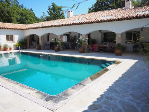 A relaxation area outside with deckchairs allows you to sunbathe Le Grau-dʼAgde france