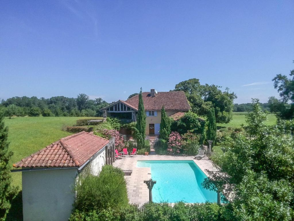 Villa A spacious and beautifully restored rural farmhouse with private pool , 32460 Le Houga