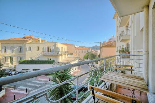 A0B190 Studio Confortable proche centre ville Cannes france