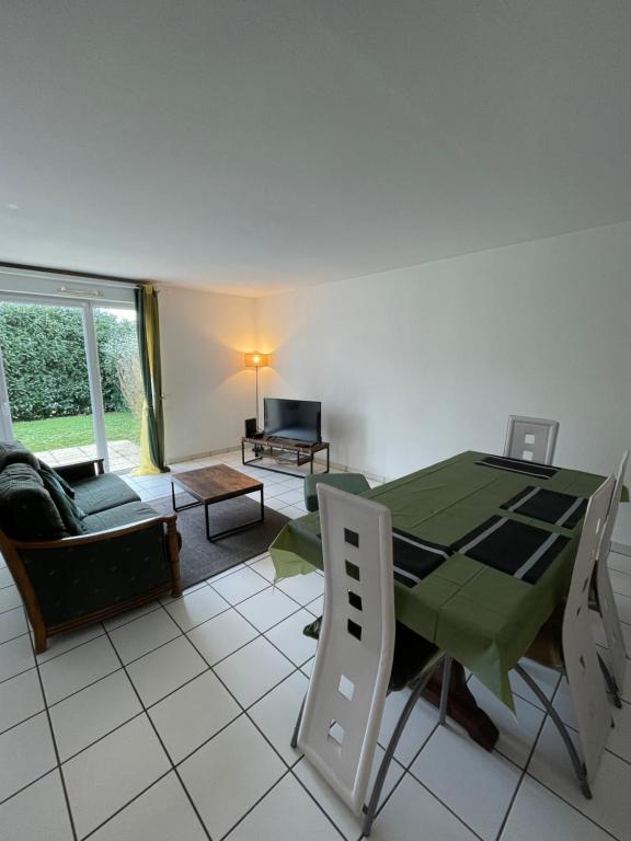 Maison de vacances Acacia - 4 pers - jardin - parking privé - Rêve au Mans 71 Avenue de la République, 72230 Ruaudin