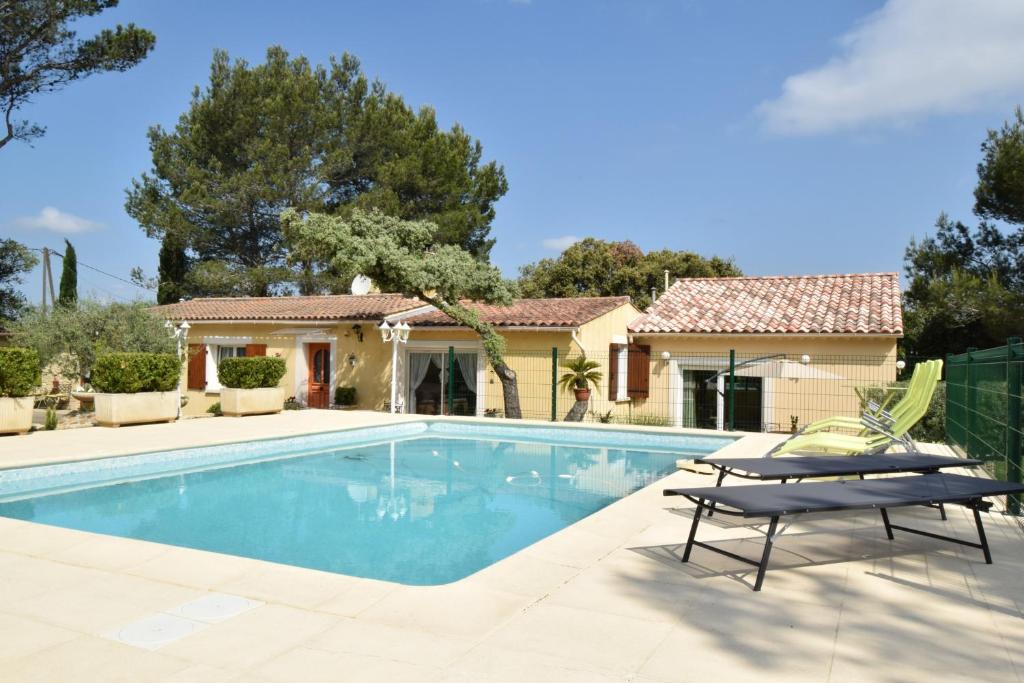 Villa ACCENT IMMOBILIER Villa neuve wifi gratuit piscine de la pierre plantée, 13660 Orgon