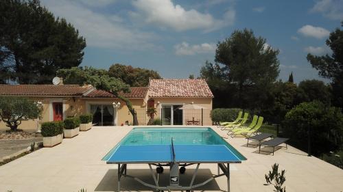 ACCENT IMMOBILIER Villa neuve wifi gratuit piscine Orgon france