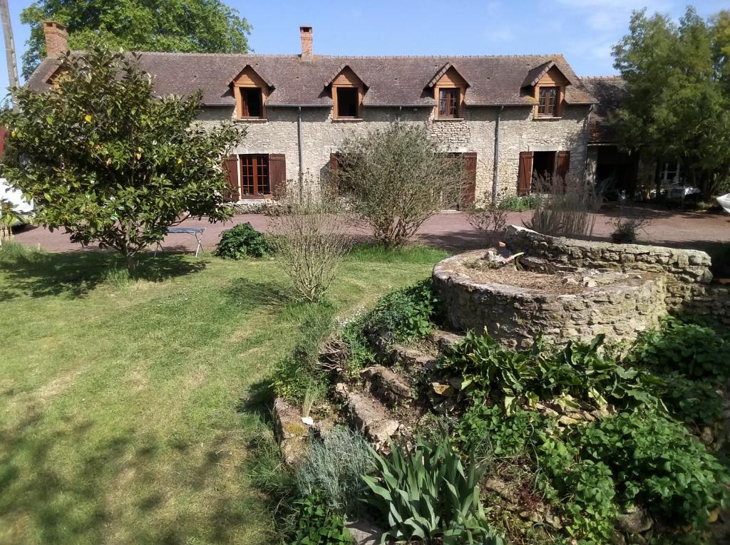 Séjour chez l'habitant Accueil chaleureux L'ormeau l'ormeau, 72540 Crannes-en-Champagne