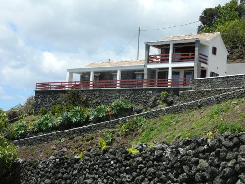 Adega Ninho da Cagarra Calheta de Nesquim portugal