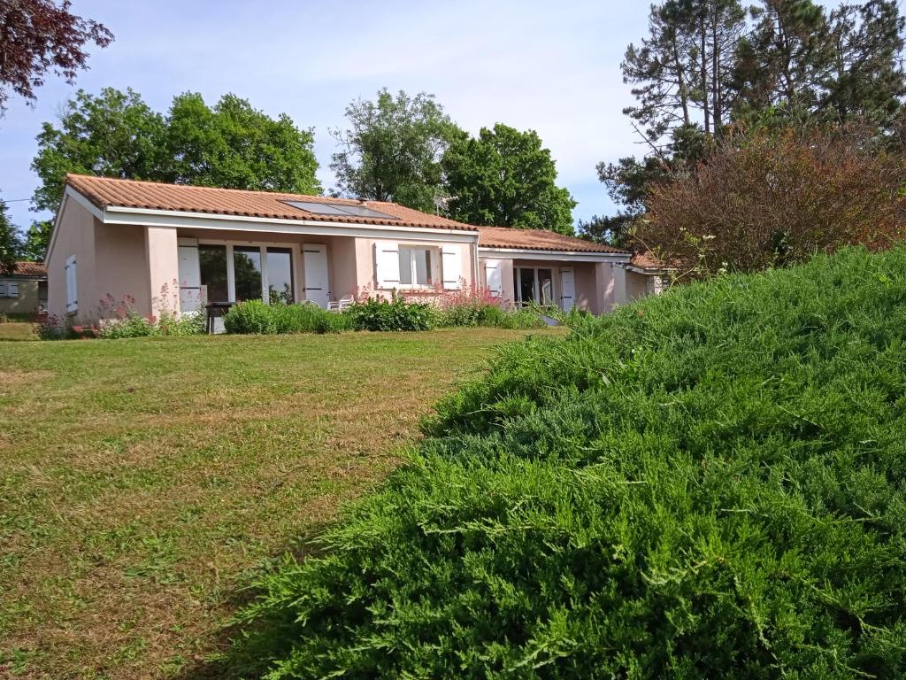 Camping Adonis Domaine du Lambon by Olydea Pied l'Ouaille, 79370 Prailles
