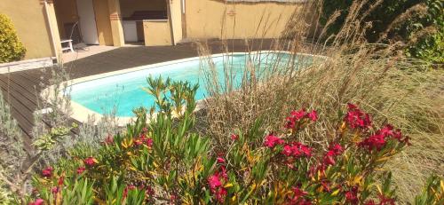 Adorable guest house with piscine Lempaut france