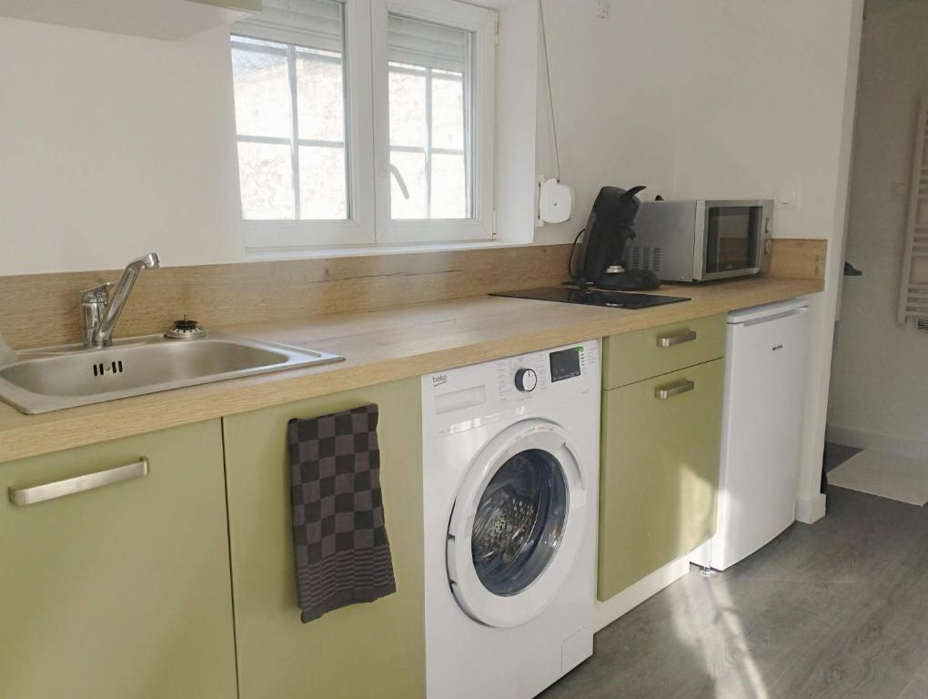 Appartement Adorable studio avec parking gratuit 82 Rue Waldeck Rousseau, 59410 Anzin