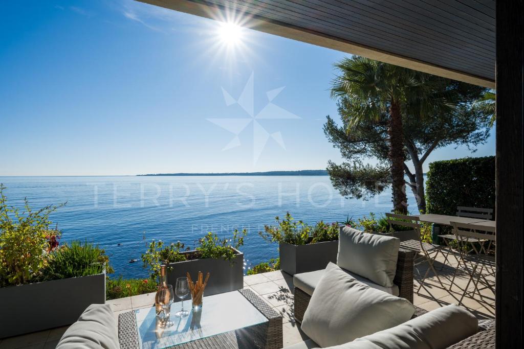 Appartement ADRIANA by Terry's Homes WATERFRONT SEAVIEW BEACH 7 Boulevard Eugène Gazagnaire, 06400 Cannes