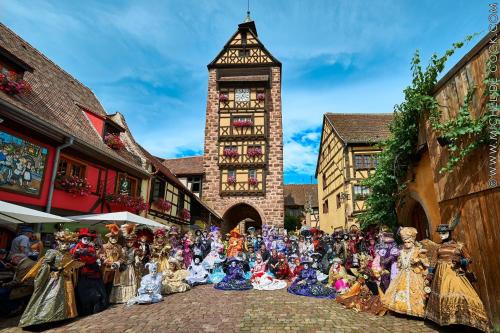 B&B / Chambre d'hôtes ADRIHOF à Riquewihr, Cour de l'Abbaye d'Autrey 5, rue du cheval Riquewihr