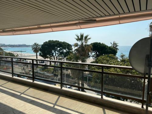 Appartements Agence AICI - Appartements Gray d'Albion 32 rue des Serbes Cannes