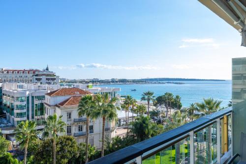 Appartements Agence des Résidences - Appartements privés du Grand Hotel - SUPERIEUR 45 Boulevard de la Croisette Cannes