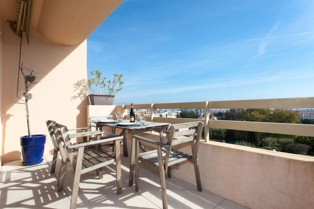 Appartement Agréable appartement avec vue mer et Parking 31 Impasse Du Tanagra, 06600 Antibes