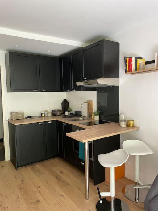 Appartement Agréable et moderne studio à Neuilly avec jardin 47 Boulevard du Château, 92200 Neuilly-sur-Seine