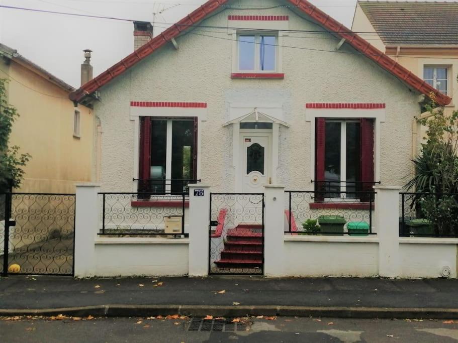 Maison de vacances Agréable maison avec jardin proche de paris et des transports 75 Rue Paul Vaillant Couturier, 94380 Bonneuil-sur-Marne