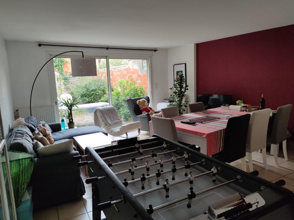 Maison de vacances Agréable maison de ville climatisée avec billard, babyfoot, PS4, terrasse privée 85 Avenue d'Eysines, 33110 Le Bouscat