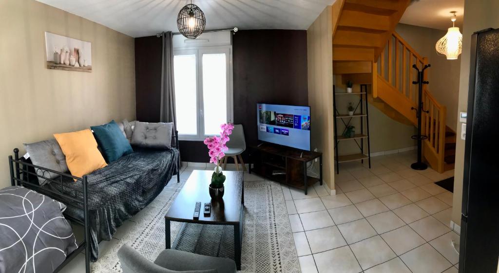 Maison de vacances Agréable maison proche Gare avec parking gratuit 6 Rue des Cévennes, 72100 Le Mans