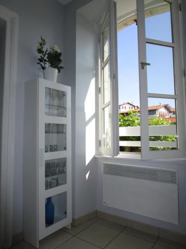 Appartement Agréable T2 à Bidart, centre bourg & plages à pied 378 avenue Atherbea Bi Ahizpak appart 13 Bidart