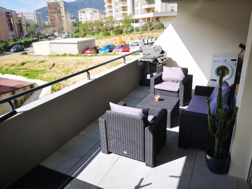 Appartement Agréable T2 neuf Ajaccio Climatisé Wi-Fi Carré Bodiccione Bâtiment K2 14 Avenue Maréchal juin Ajaccio