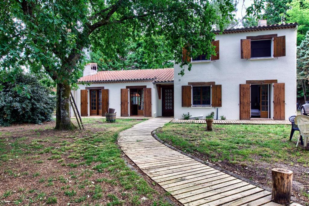 Villa Agréable villa 5 Lotissement Bois du Luget, 33290 Le Pian-Médoc