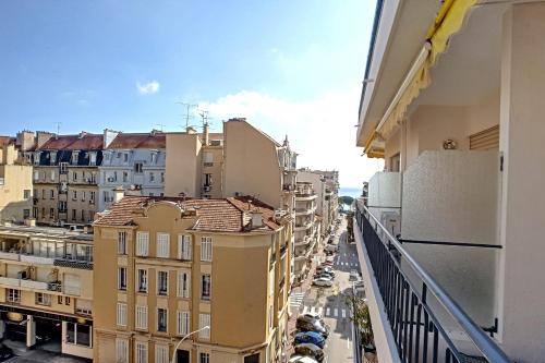 AHC-Versailles- Studio terrasse vue mer Cannes france