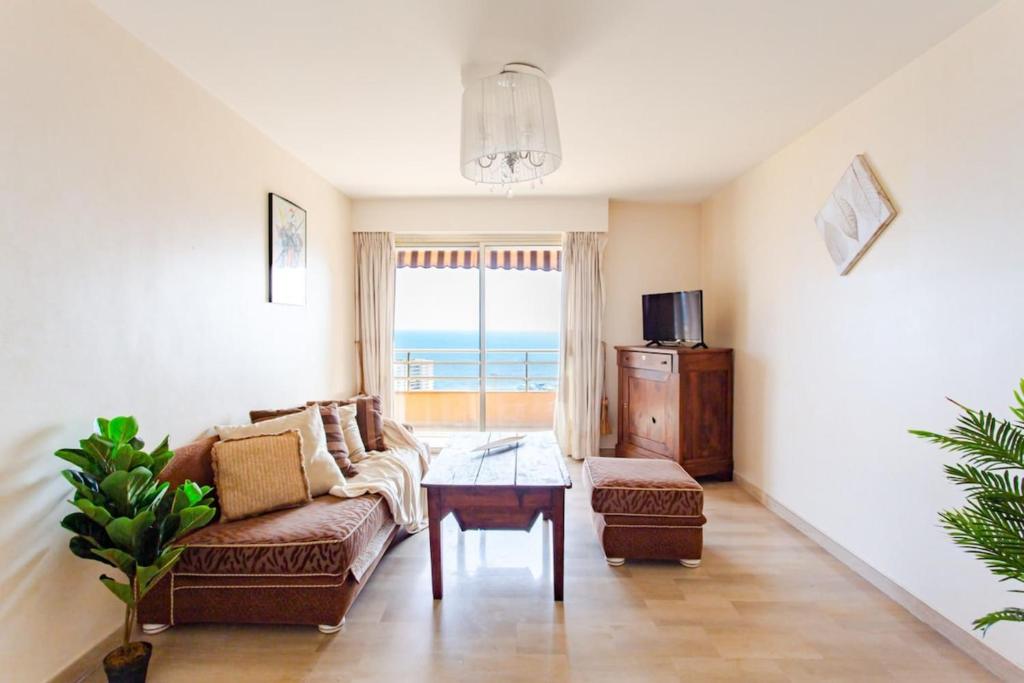 Appartement Air-Conditioned Furnished Apartment With 2 Bedrooms & Sea View Terrace 23 avenue du Carnier, 06240 Beausoleil