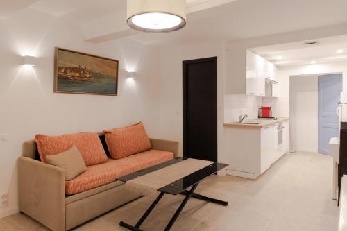 Appartement Air-conditioned furnished studio in a quiet area in the Viel Antibes 11 Rue Saint-Bernardin Antibes