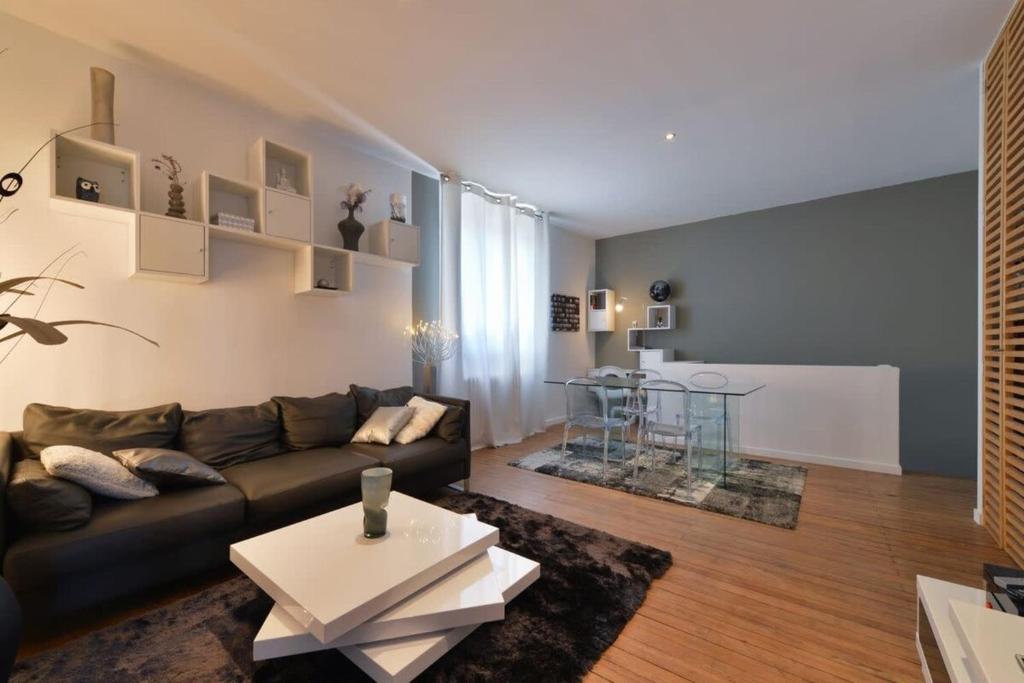 Maison de vacances Air-Conditioned Furnished Townhouse With 2 Bedrooms 189 Avenue du Maréchal de Lattre de Tassigny, 33200 Bordeaux
