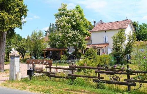 Ajjana Chambres d'hôtes Saint-Saud-Lacoussière france