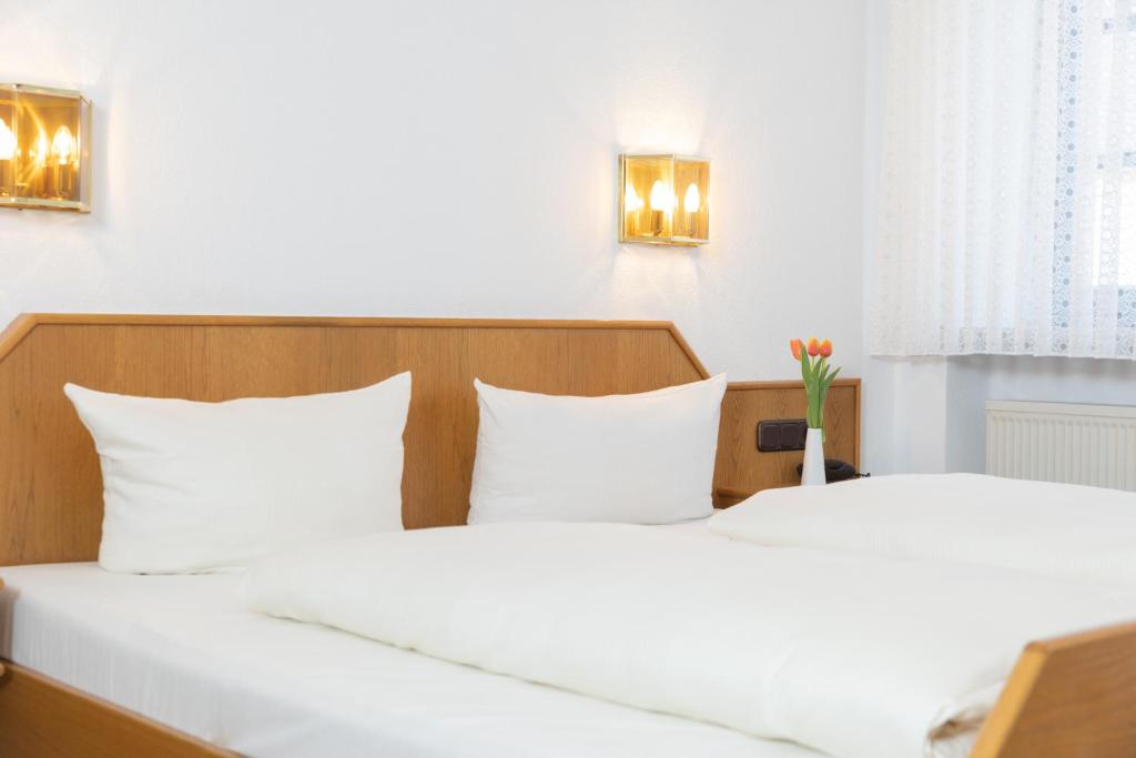 Hôtel AKZENT Hotel Meerfräulein Wallfahrtstrasse 1, 86650 Wemding