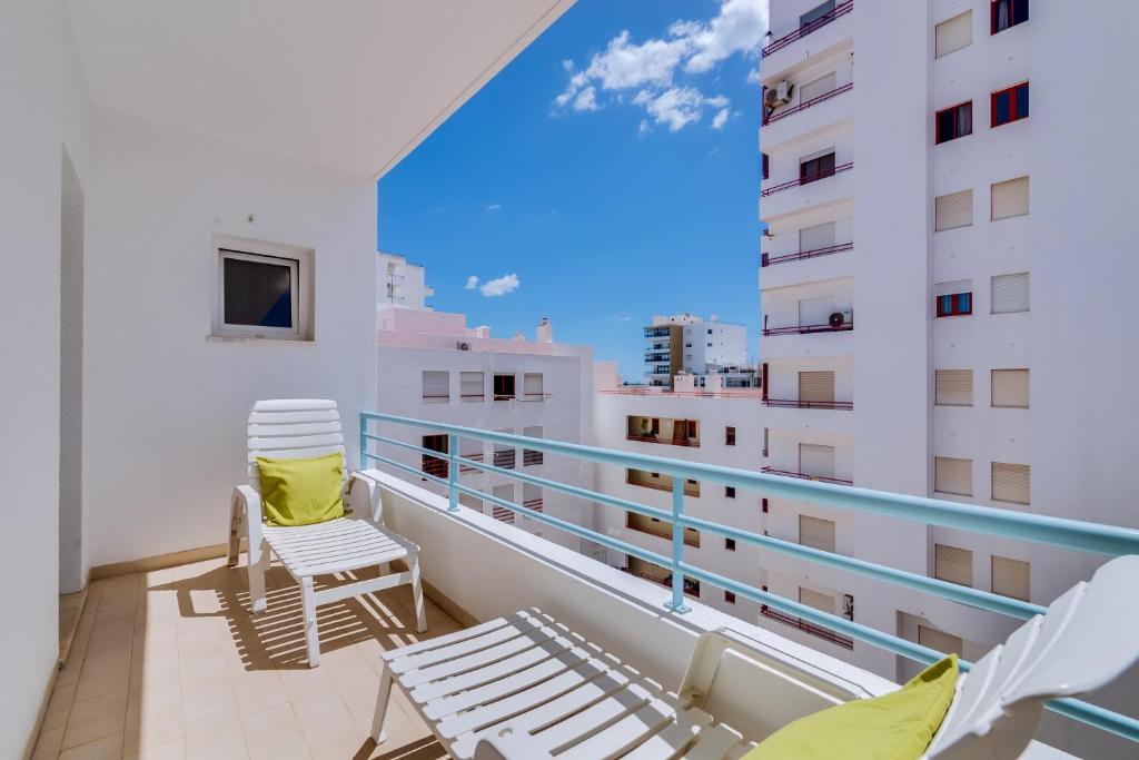 Appartement AL - Colina Beach Holidays R. Cap. Salgueiro Maia 2, 3ºd, 8125-406 Quarteira