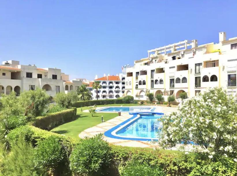 Appartement ALBUFEIRA CENTER swimming pool 20 Rua Camilo Castelo Branco, 8200-161 Albufeira