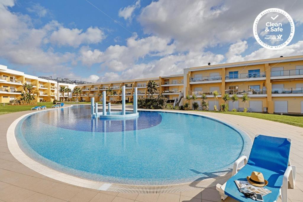 Appartement Albufeira Paradise with Pool by Homing Jardins da Marina 44, 8200-035 Albufeira