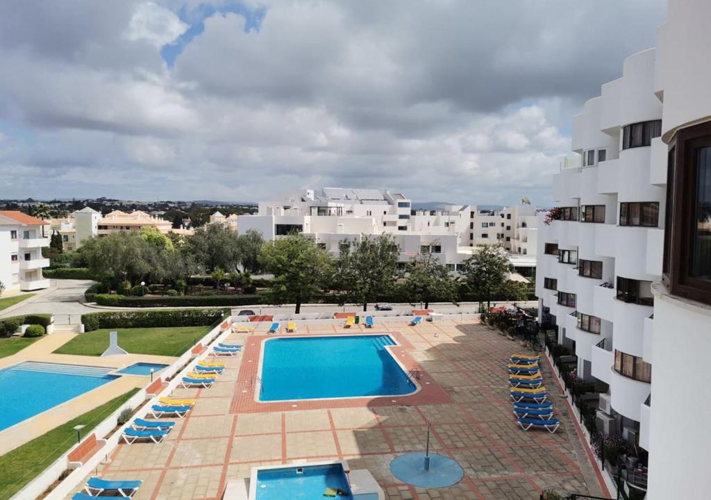 Appartement AlbufeiraInn - CORAL-3 T1 Estrada de Santa Eulália Edifício Coral, 8200-269 Albufeira