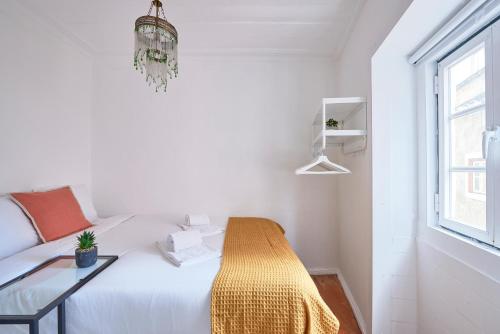 Alfama Light-Filled Apartment, By TimeCooler Lisbonne portugal