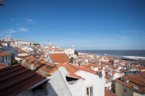 Alfama Loft Studio Loft Apartment w/ River View - by LU Holidays Lisbonne portugal