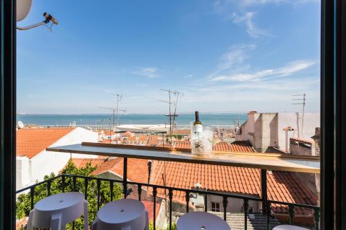 Alfama Vintage Studio Apartment w/ RiverView - by LU Holidays Lisbonne portugal