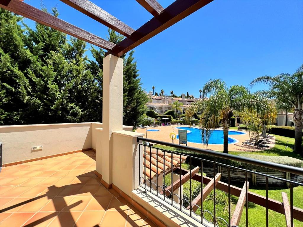 Villa Algarve Amazing Villa With Pool by Homing Urbanização the Crest, 31, 8135-033 Loulé