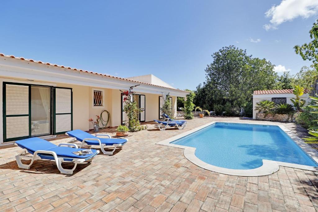 Villa Algarve Country Villa With Pool by Homing Colina da Campina, 8, 8150-022 Santa Bárbara de Nexe