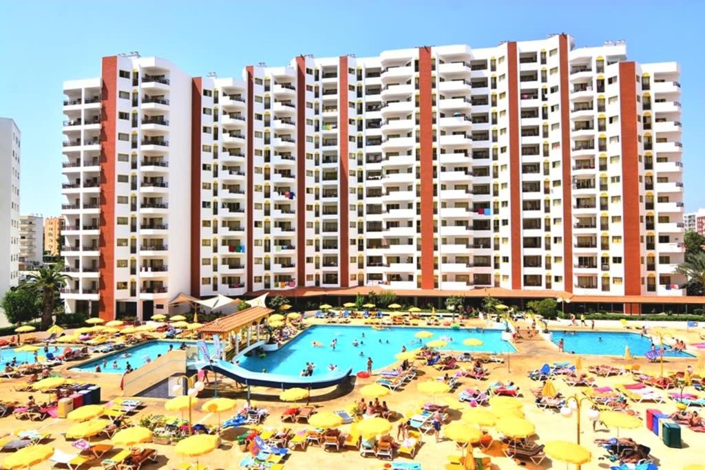 Appartement Algarve Ocean Garden Apartment Avenida das Comunidades Lusíadas Clube Praia da Rocha Bloco 1 apto 818, 8500-801 Portimão